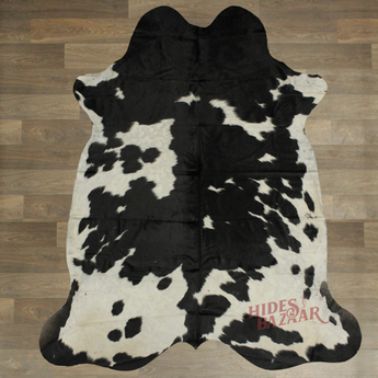 Black And White Cowhides rug (Size 6'4'' x  7'4'') HB0052